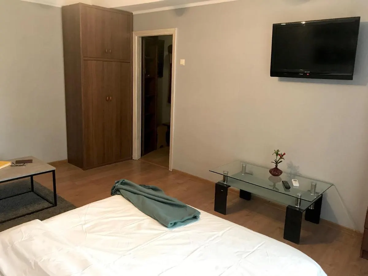 Apartment Olympyska On Velyka Vasylkyvska 45 Kiev